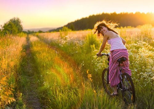 “Viver é como andar de bicicleta: É preciso estar em constante movimento para manter o equilíbrio” (Albert Einstein).
