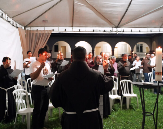 Frades Franciscanos Celebram o Capítulo das Esteiras e Pascoela, em Anápolis