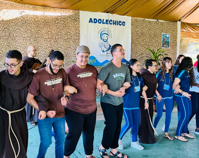 Adolechico promove formação integral com espírito franciscano nas escolas da Rede Educacional Franciscana