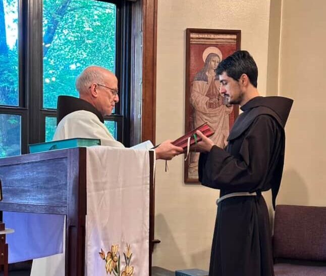 Frei Dalton Machado recebe os ministérios de Leitor e Acólito