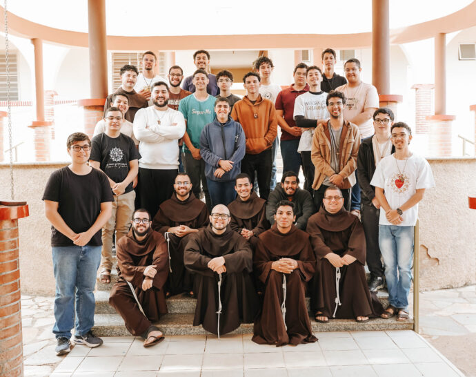 “A Fraternidade Franciscana, uma nova família” inspira encontro vocacional em Anápolis
