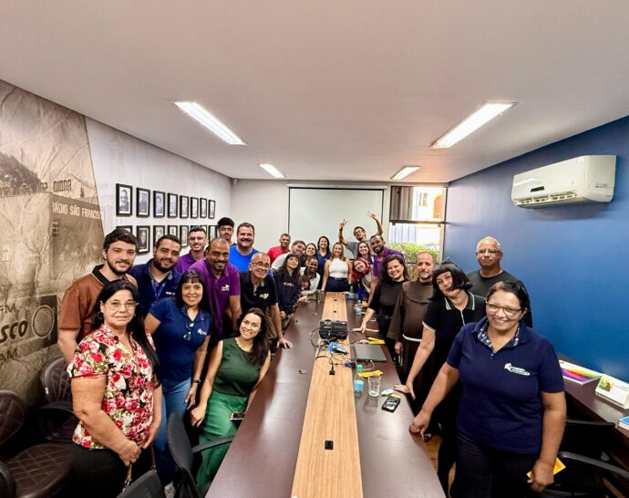 Formação sobre Setembro Amarelo reúne colaboradores da Fundação Frei João Batista Vogel