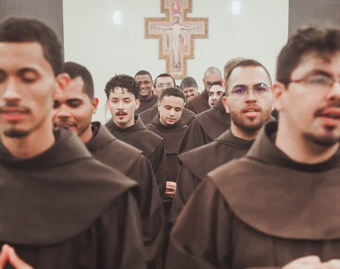 Frades de Profissão Simples Renovam os Votos na Ordem dos Frades Menores