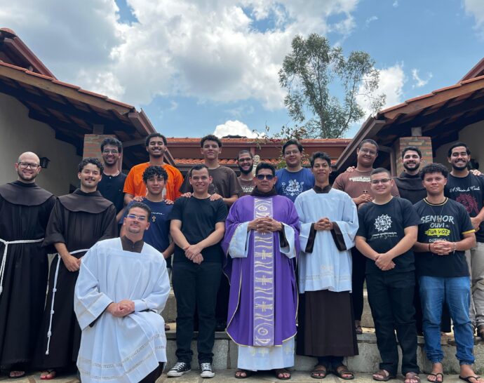 Jovens participam de Encontro Vocacional Franciscano em Ouro Verde de Goiás