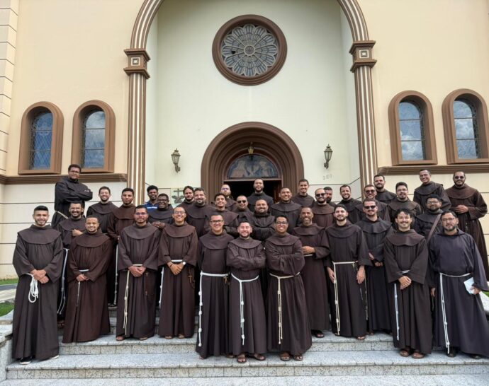 Frades em Profissão Temporária participam da Jornada Interinstitucional de Estudos Franciscanos