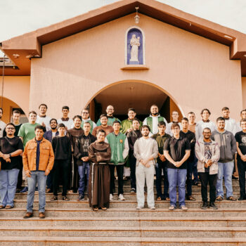 Jovens participam do III Encontro Vocacional da Província em Anápolis