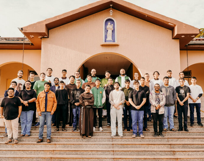 Jovens participam do III Encontro Vocacional da Província em Anápolis