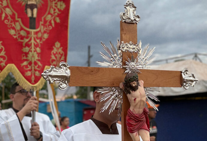 Romaria do Senhor do Bonfim reúne peregrinos em Araguacema e segue até 15 de agosto