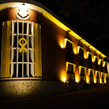 Convento São Francisco recebe iluminação amarela em defesa e valorização da vida