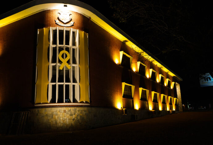 Convento São Francisco recebe iluminação amarela em defesa e valorização da vida