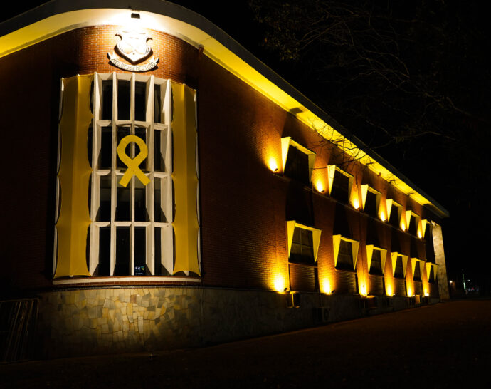 Convento São Francisco recebe iluminação amarela em defesa e valorização da vida