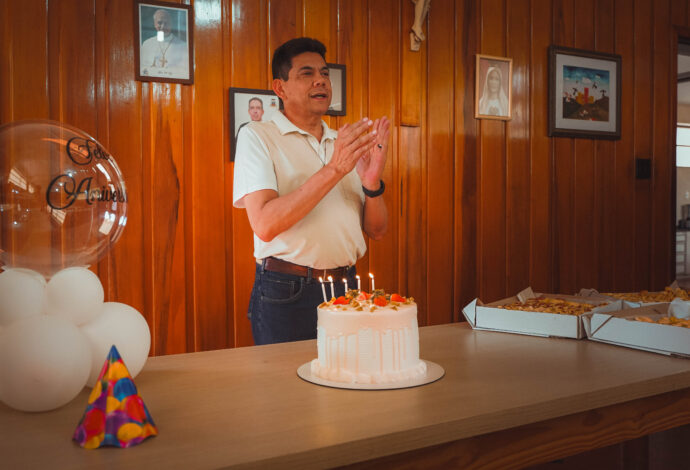 Em clima fraterno, Sede Provincial celebra os 60 anos de Frei Carlos Antônio