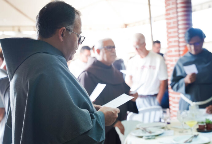 Família Franciscana se reúne para almoço fraterno em celebração a São Francisco